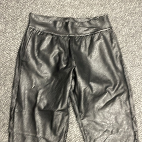 Commando Faux Leather Smocked Jogger Pants Size Small Black - Picture 2 of 5